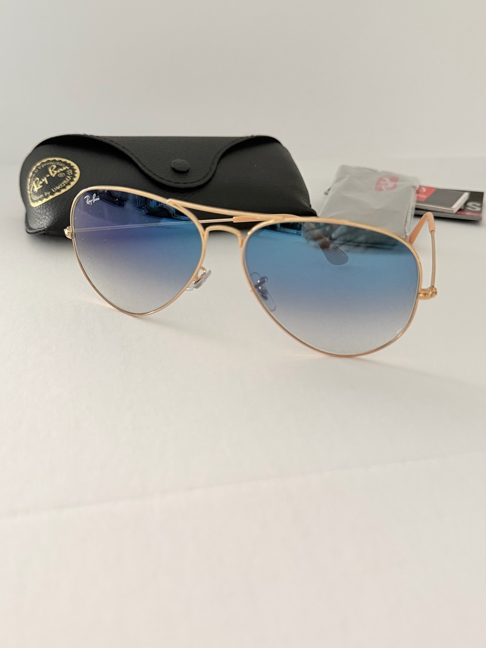 New Ray-Ban Gold Frame Aviator Sunglasses with Blue Gradient Lenses